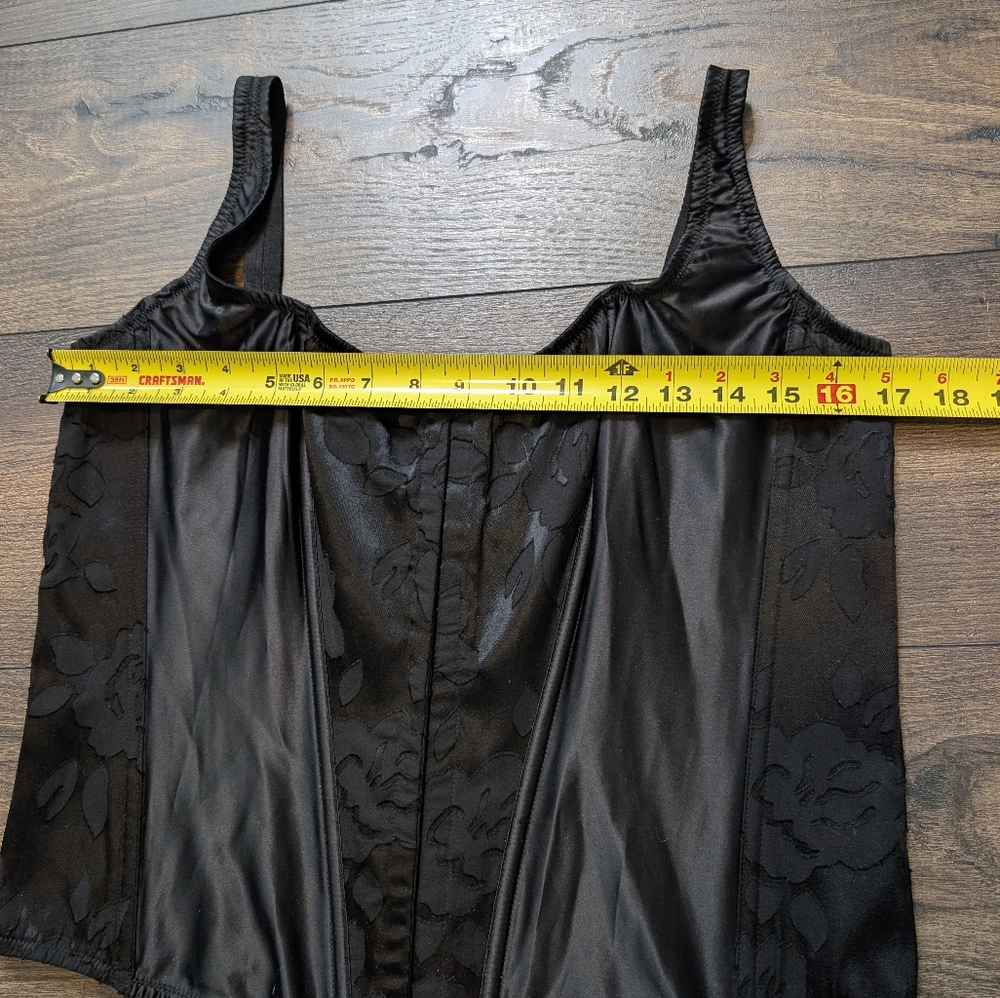 Victoria Secret Archives Black Floral Lace Bustier Corset Goth Top Size XL - Picture 5 of 7
